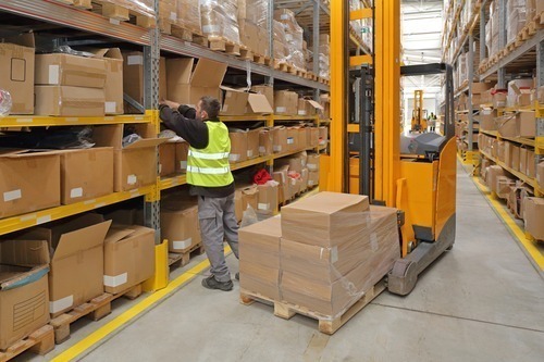 Why Opt for ET MotorFreight's Inventory Management?